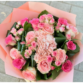 Buchet flori trandafiri si miniroze BHR70